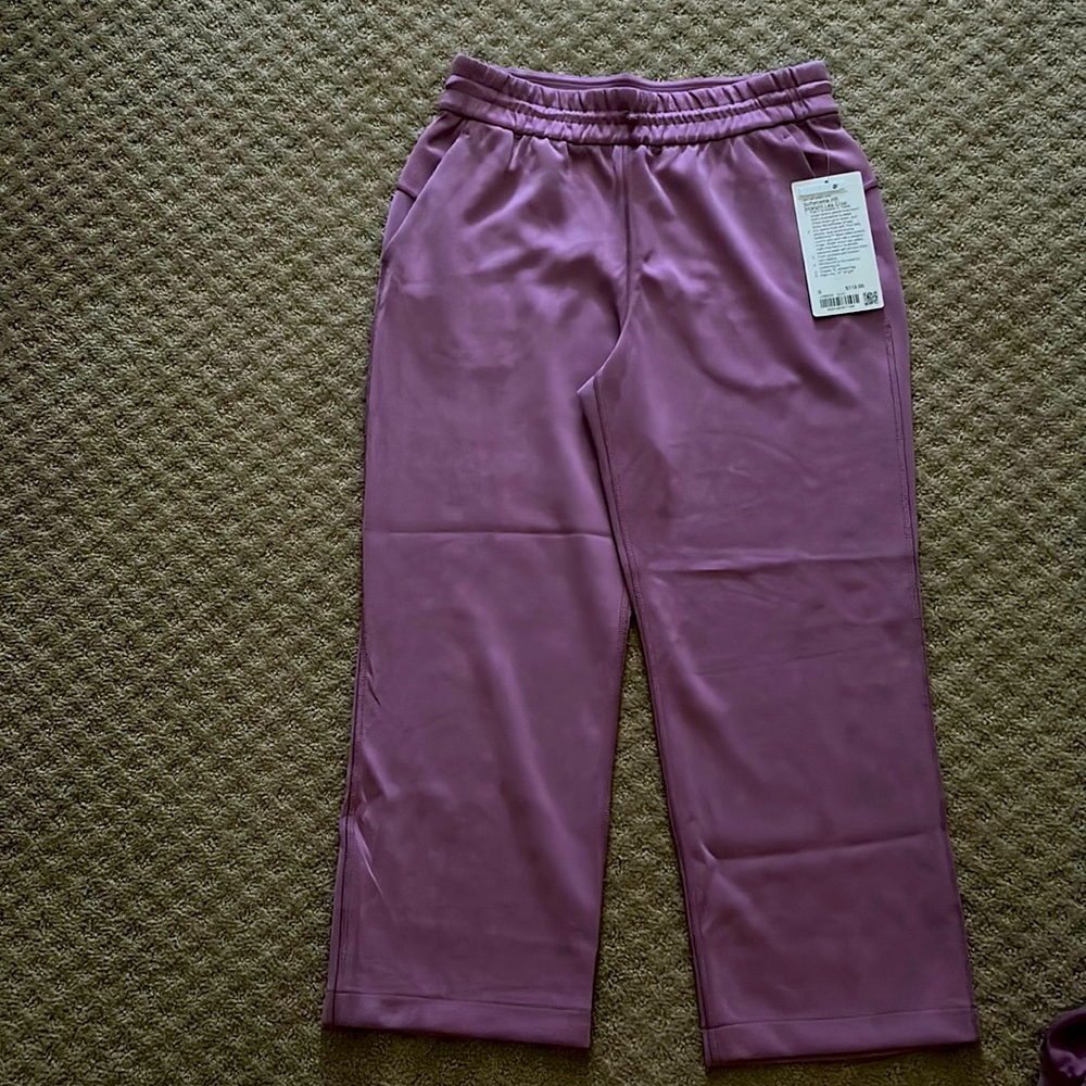 NWT Lululemon Softstreme HR Straight leg crop